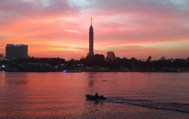 В парламенте Египта предложили пересмотреть запрет на ночную работу кафе и ресторанов