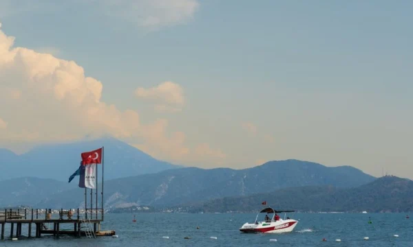 СМИ: турбизнес Турции может потерять 7 млрд долларов доходов из-за конфликта в Иране