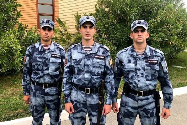 Турист выкинул стул из окна отеля в Сочи и попал в полицию