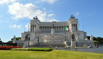 Консул: с 1 июня российские туристы смогут оформлять итальянские визы онлайн