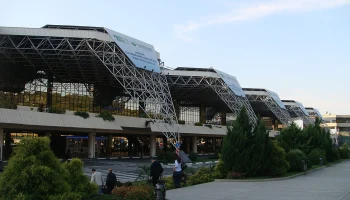 Гроза и ливень увели семь рейсов в Сочи на запасные аэродромы