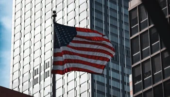 США приостановили переговоры по возобновлению выдачи виз россиянам