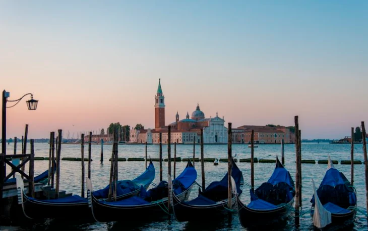 Генконсульство Италии в Москве в феврале приостановит прием документов на визы