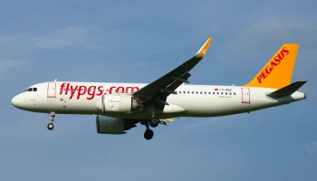 СМИ: самолет с российскими туристами сел в степи вместо аэропорта