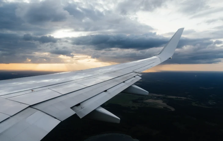 Туристы AZUR air застряли на Пхукете из-за трещины в лобовом стекле боинга