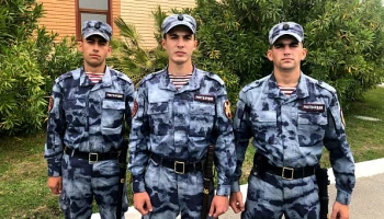 Турист выкинул стул из окна отеля в Сочи и попал в полицию