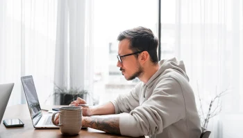 Booking.com сможет вернуться в Россию Booking.com сможет вернуться в Россию
