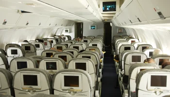 На Алтае подростка высадили из самолета перед вылетом На Алтае подростка высадили из самолета перед вылетом