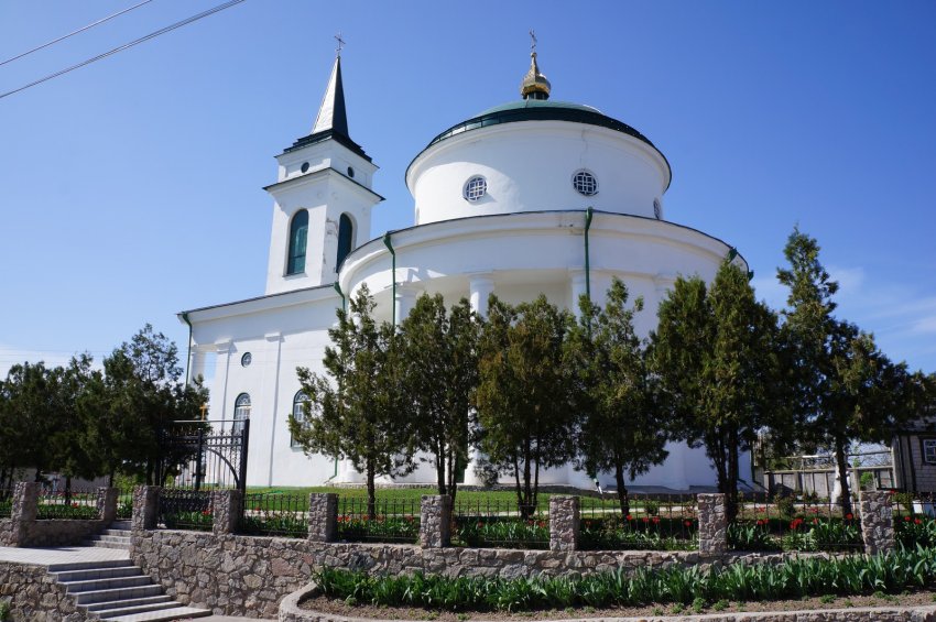 Фото достопримечательностей Киева и Киевской области: Троицкая церковь в Богуславе
