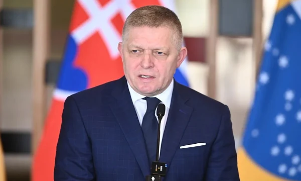 Министр обороны Словакии Калиняк назвал поездку Роберта Фицо в Москву знаком уважения