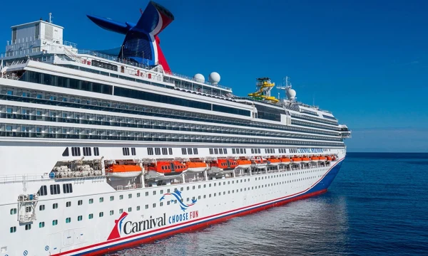 Туристка засудила круизную компанию за спаивание пассажиров Туристка засудила круизную компанию за спаивание пассажиров