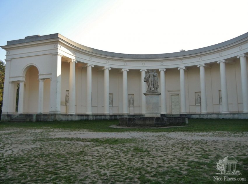 Галерея Три грации Фото достопримечательностей Чехии: Галерея Три грации