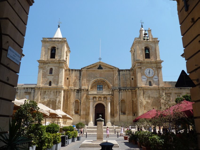 Кафедральный собор Св. Иоанна в Валетте Фото достопримечательностей других стран Европы: Кафедральный собор Св. Иоанна в Валетте