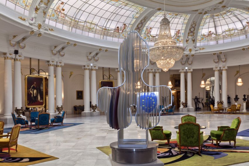 Интерьер отеля Фото достопримечательностей Лазурного берега Франции: Интерьер отеля