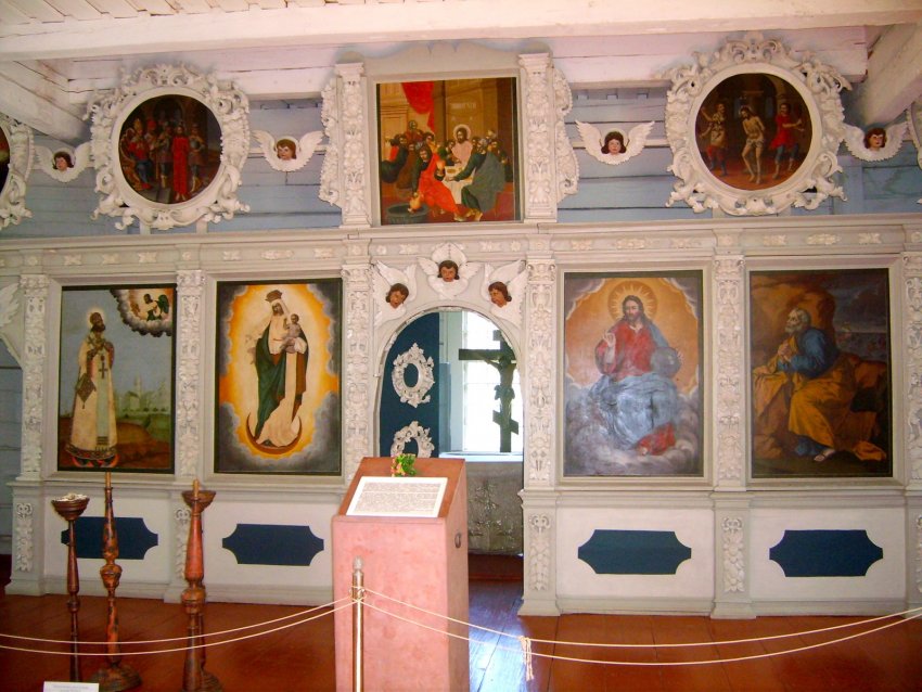 Иконостас церкви апостола Петра Фото достопримечательностей Карелии: Иконостас церкви апостола Петра