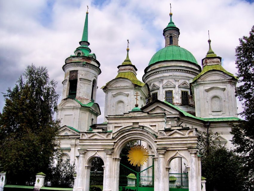 Чугунная церковь в селе Быньги Фото достопримечательностей Урала: Чугунная церковь в селе Быньги