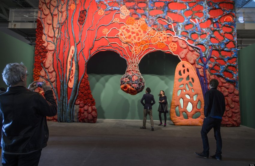 Одна из инсталляций выставки Art Basel Фото достопримечательностей Швейцарии: Одна из инсталляций выставки Art Basel