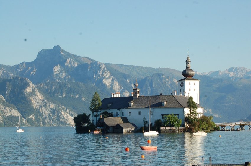 Озёрный замок Орт (Schloss Ort) - жемчужина Гмундена Фото достопримечательностей Австрии: Озёрный замок Орт (Schloss Ort) - жемчужина Гмундена