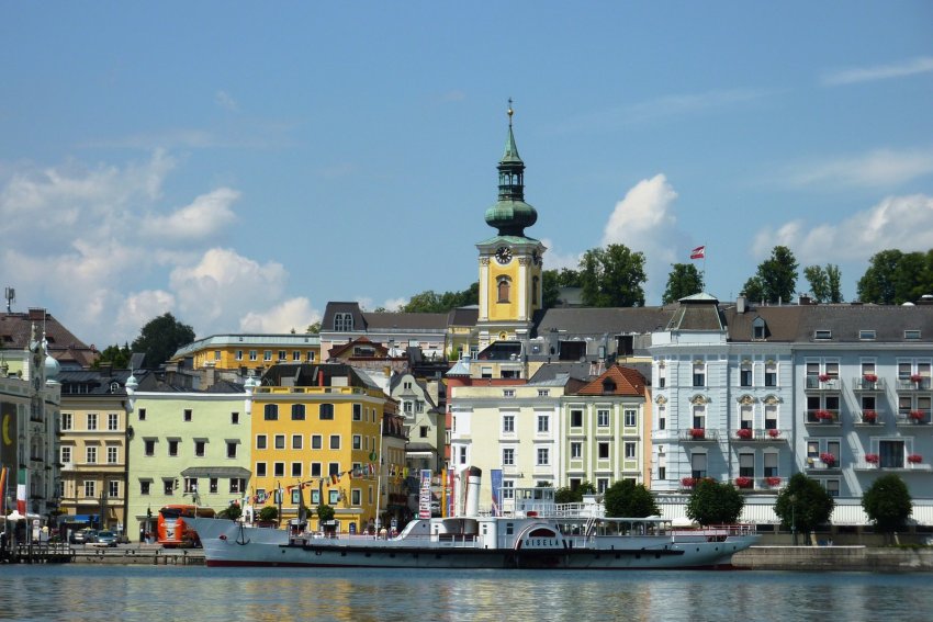 Архитектура старинного городка Гмунден (Gmunden) Фото достопримечательностей Австрии: Архитектура старинного городка Гмунден (Gmunden)