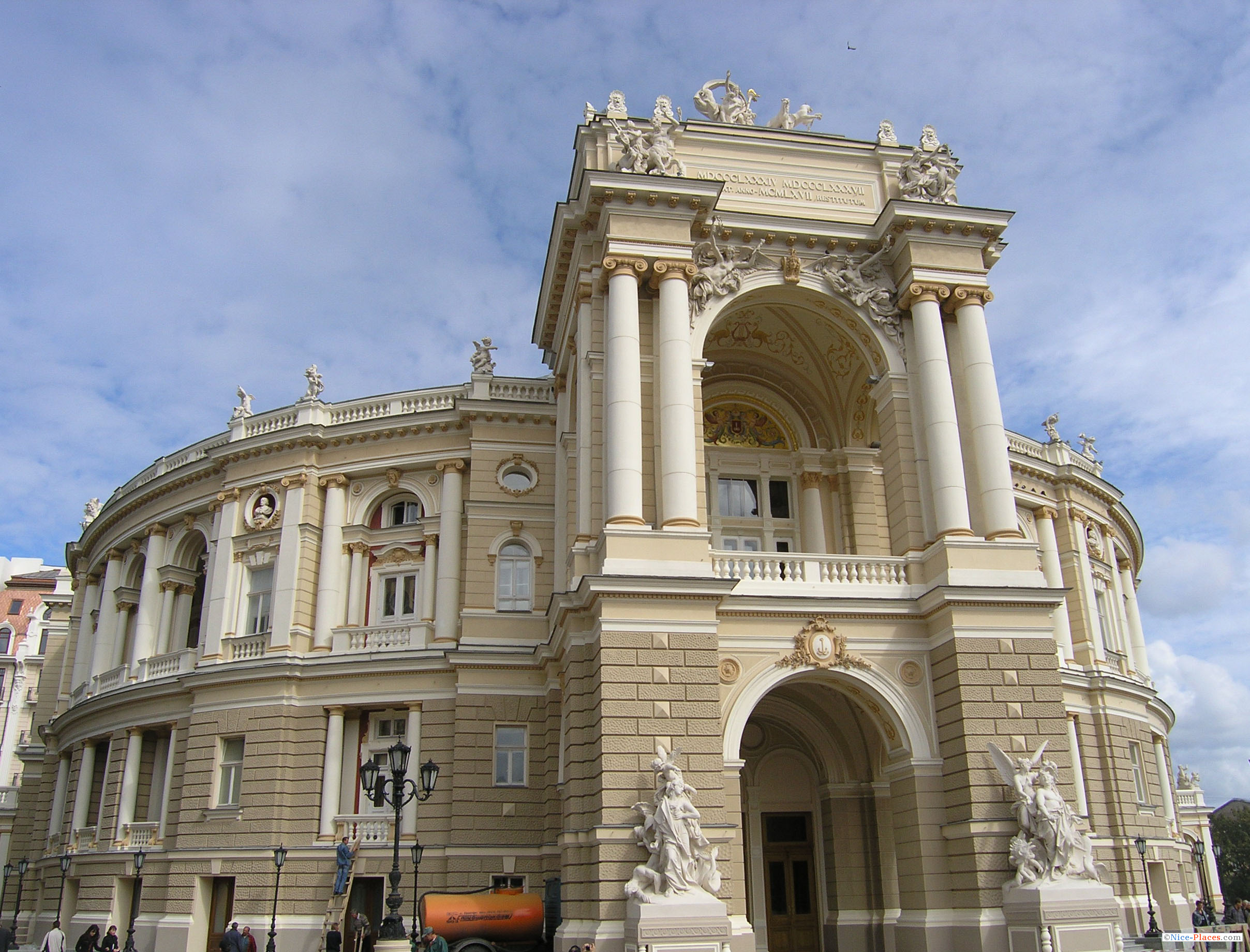 Подготовка к открытию сезона Фото достопримечательностей Одессы и Одесской области: Подготовка к открытию сезона