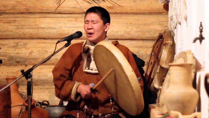 Песни Камчатки поет Андрей Умья Фото достопримечательностей Европейской части России: Песни Камчатки поет Андрей Умья