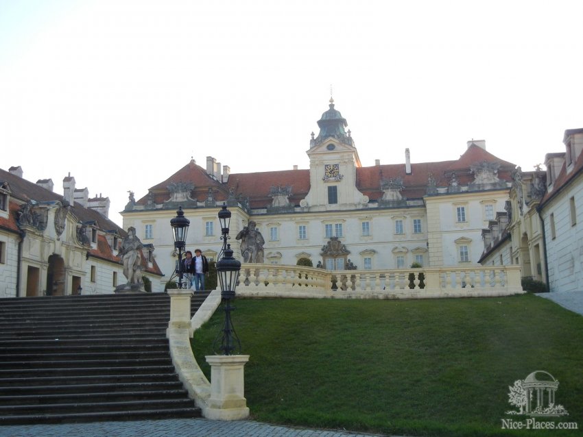 Валтицкий замок Фото достопримечательностей Чехии: Валтицкий замок