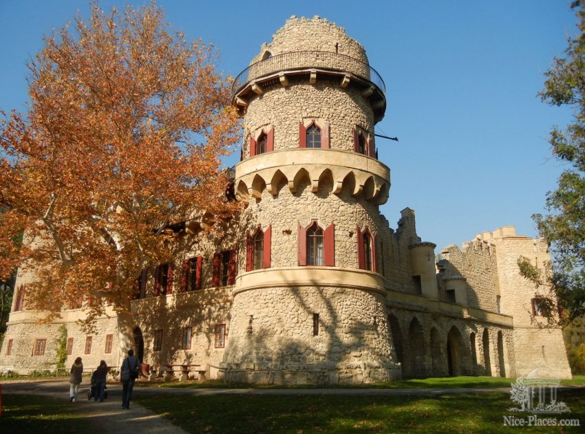 Романтический Янув Град. Южная башня Фото достопримечательностей Чехии: Романтический Янув Град. Южная башня