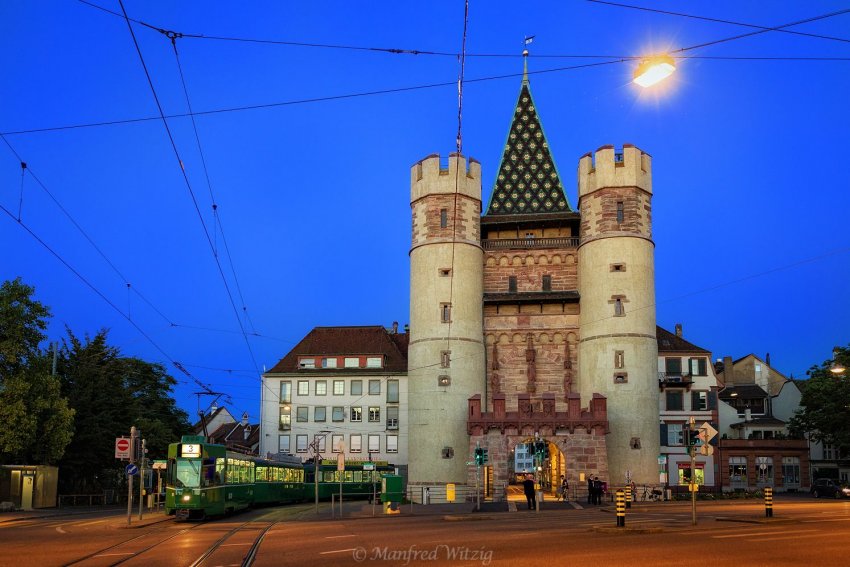 Ворота Шпалентор, фасад Фото достопримечательностей Швейцарии: Ворота Шпалентор, фасад