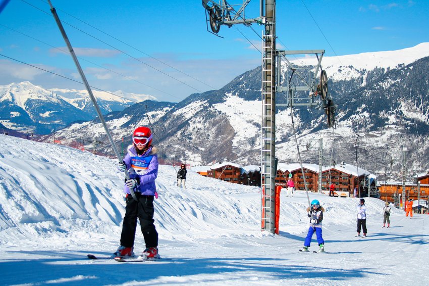 В Вилларе работают престижные горнолыжные школы для детей Фото достопримечательностей Швейцарии: В Вилларе работают престижные горнолыжные школы для детей