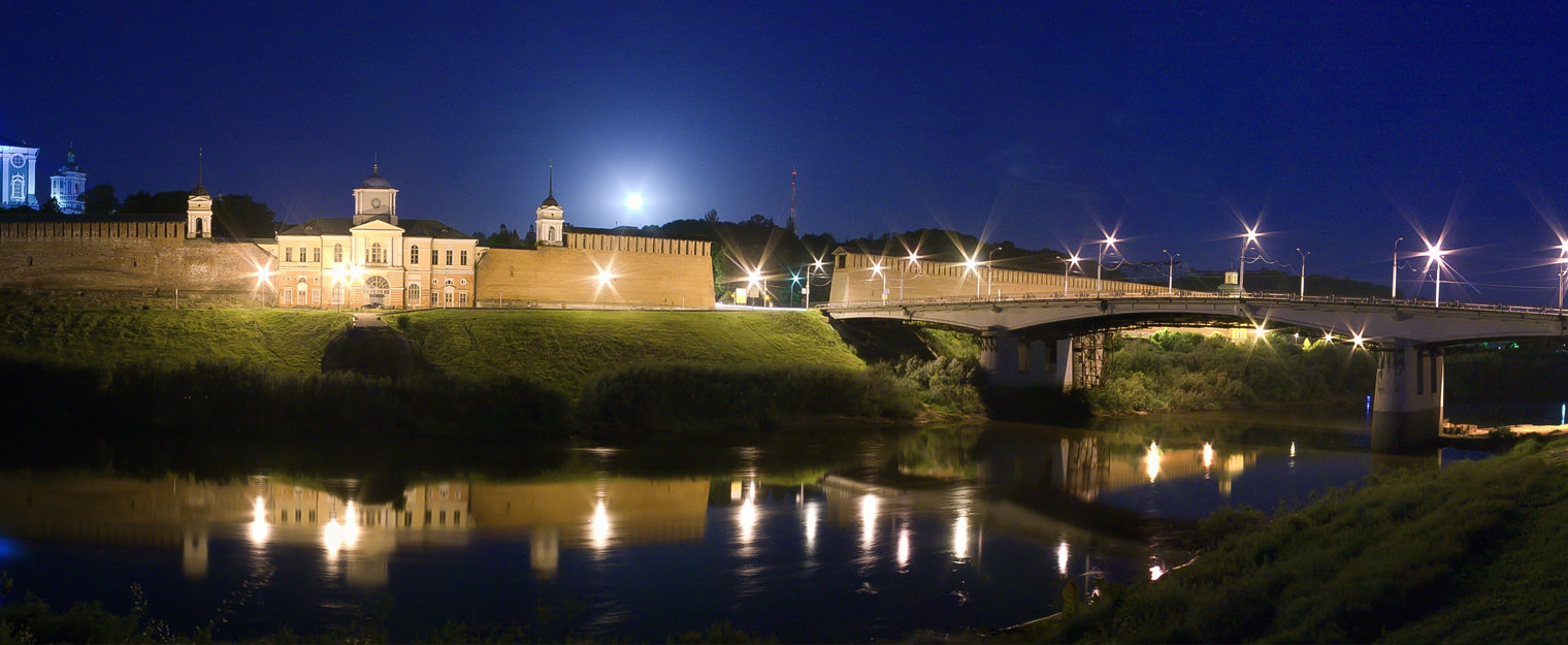 Панорама смоленского кремля Фото достопримечательностей Европейской части России: Панорама смоленского кремля