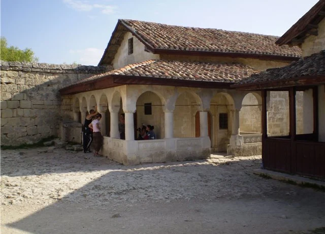 Пещерный город Чуфут Кале в Крыму с фото и картой Пещерный город Чуфут Кале в Крыму с фото и картой