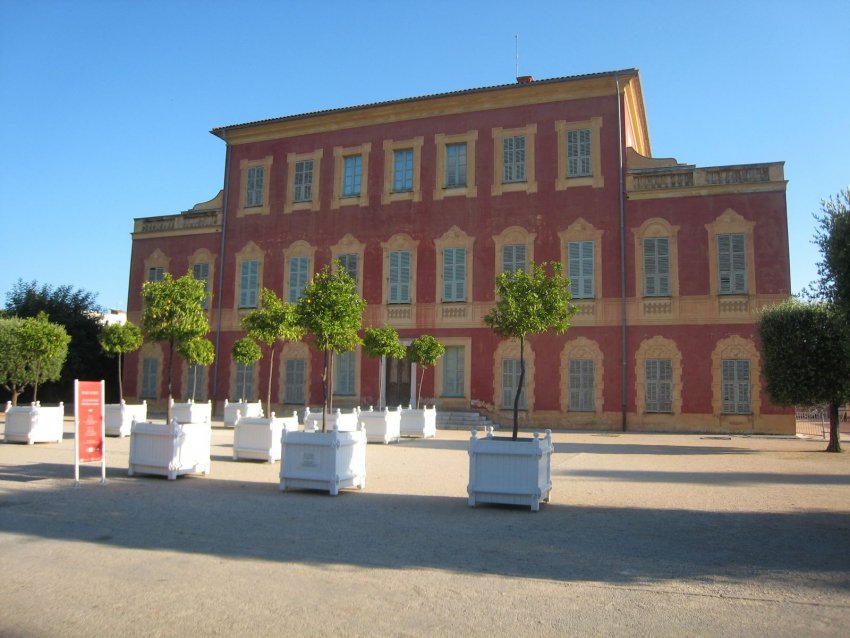 Здание музея Матисса в Ницце Фото достопримечательностей Лазурного берега Франции: Здание музея Матисса в Ницце