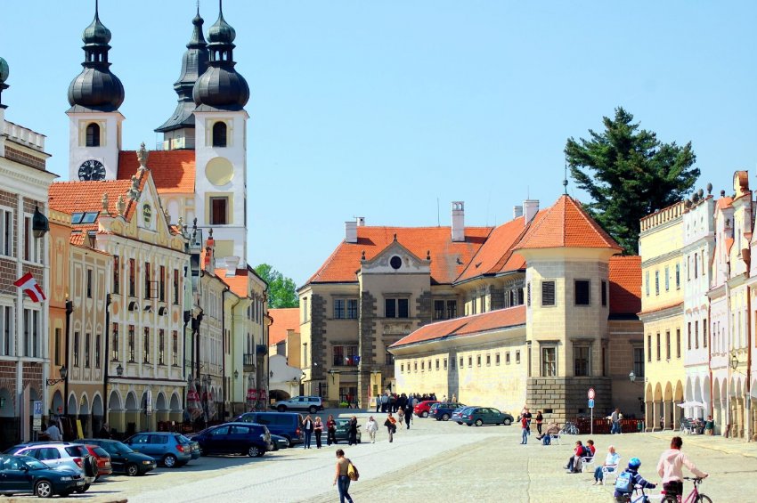 Площадь в городке Телч Фото достопримечательностей Чехии: Площадь в городке Телч