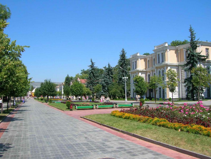 Кисловодск - один из популярнейших городов-курортов Кавказа Фото достопримечательностей Кавказа и Черноморского побережья: Кисловодск - один из популярнейших городов-курортов Кавказа