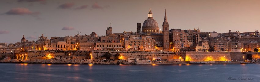 Валетта в вечерних сумерках Фото достопримечательностей других стран Европы: Валетта в вечерних сумерках